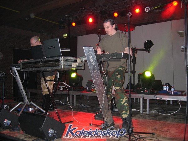 vnvnation01_l.jpg