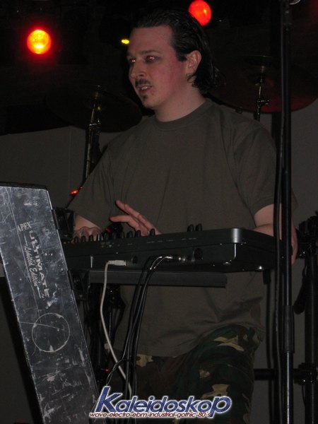 vnvnation02_l.jpg