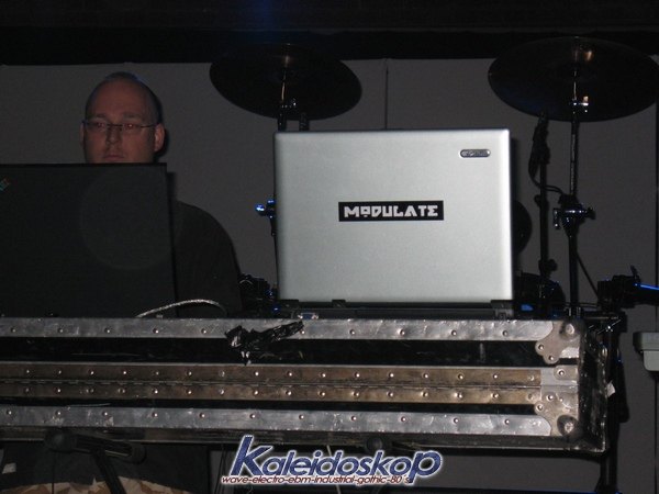 vnvnation06_l.jpg