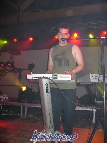 vnvnation08_l.jpg