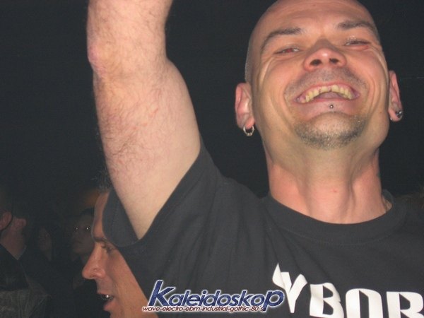 vnvnation41_l.jpg