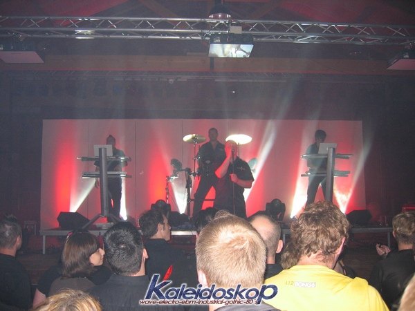 vnvnation46_l.jpg